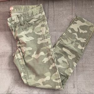 Banana Republic camo pants